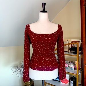 Hollister cropped smocked top burgundy ditzy floral S